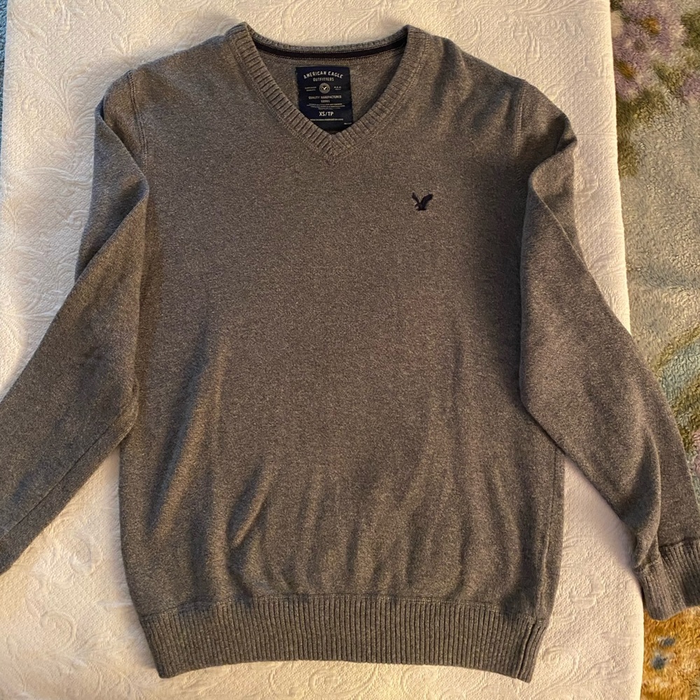 American Eagle V Neck Sweater